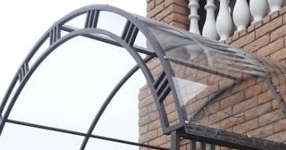 Кованные навесы над крыльцом дома в Иркутске - купить по цене от 2099 руб